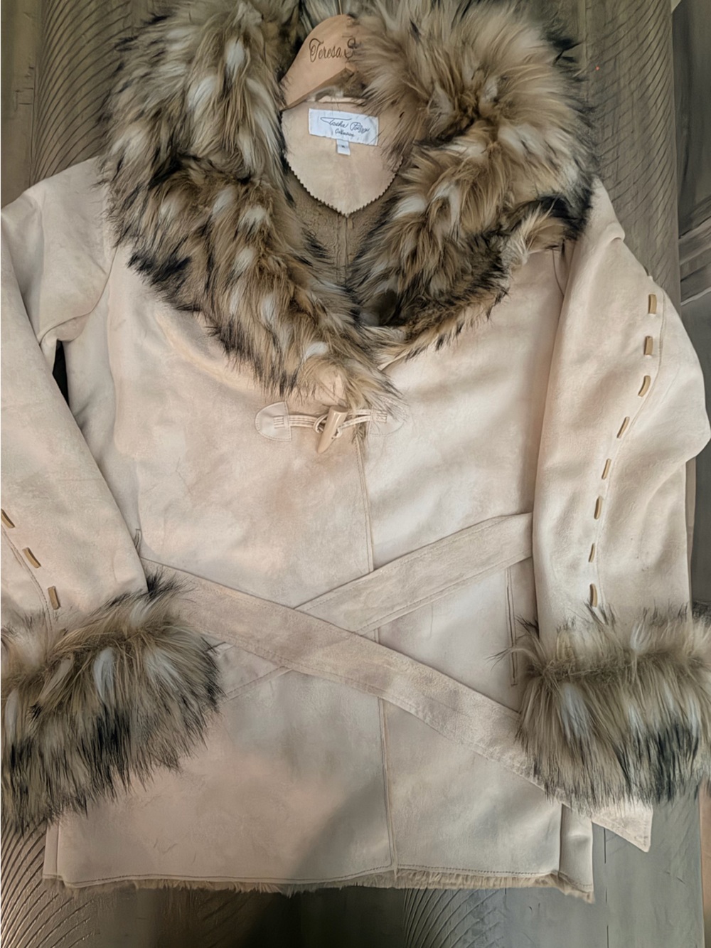 Tasha Polizzi Cream Coat with Faux Fur Trim - Picture 8 of 17
